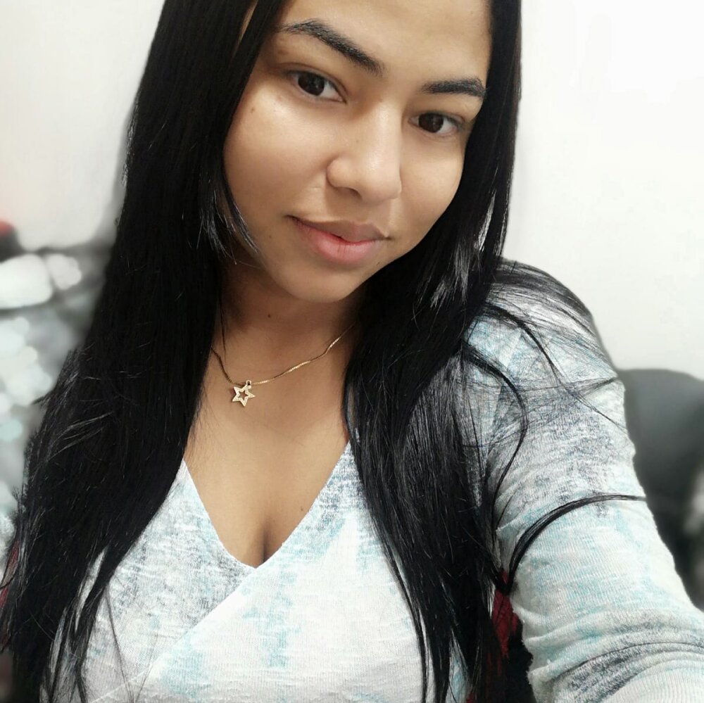 Live sex webcam photo for HillaryMust #290194846