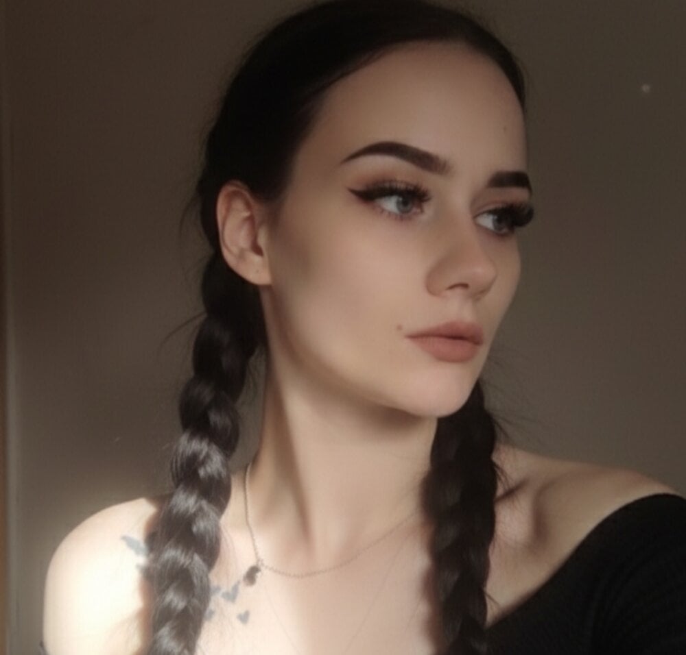 sexcam-girls.com ninatease livesex profile in the-matriarchs-realm cams