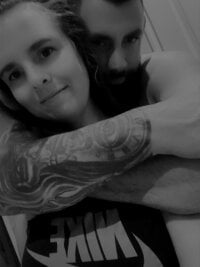 hornycouple479's Offline XXX Chat