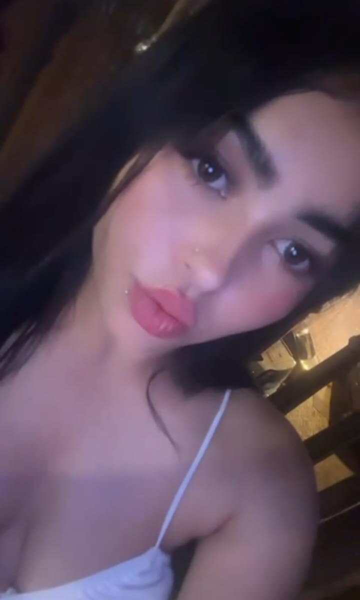 livesexr.com mia_violet8 livesex profile in im-from-belgium cams