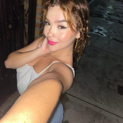 charlottee_eevanss from stripchat