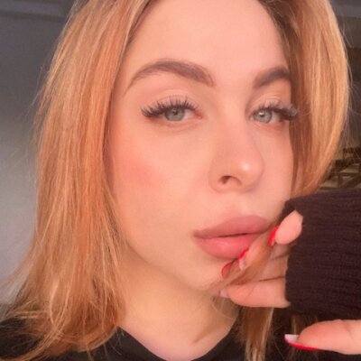 ChloeTung 🚋 live nude cam