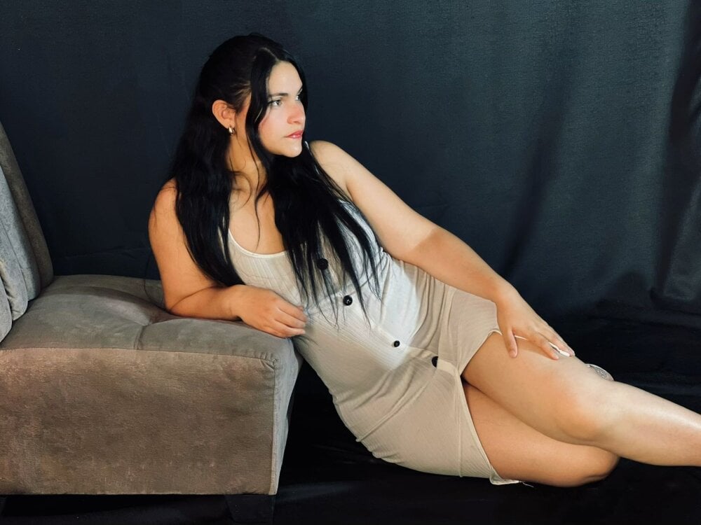 stripchat alisson_evans__ webcam profile pic via bestlivesexchat.com