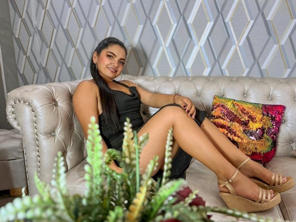 iluvcams.com dalyla_queen livesex profile in mixed cams