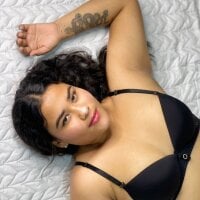 Anabellaa_1's Offline Chat Room