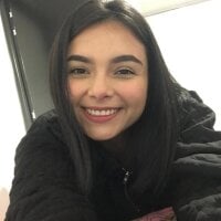 latinainnocencee's Offline Chat Room