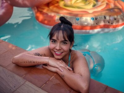 SophiieReynolds Female Newcheapestprivates Free Webcam Strip