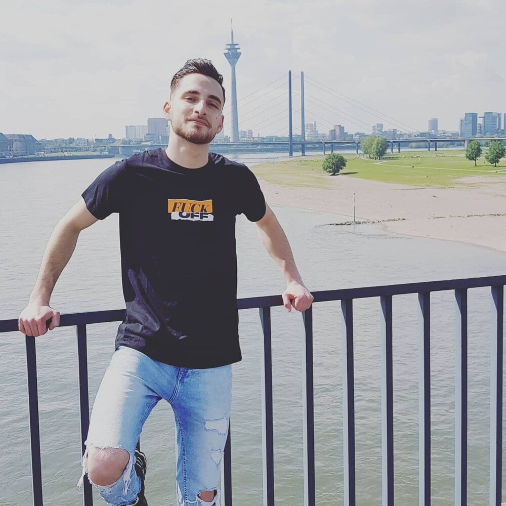 Pornlovee9 profile