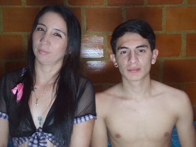 SashaandLian Couple Stripteasewhite Online Cam Chat