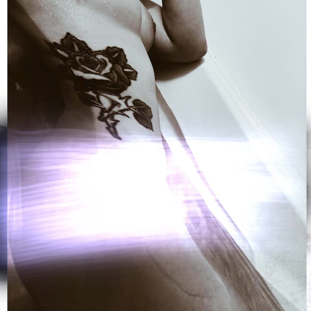 Live sex webcam photo for Audrey_hotty #290254856