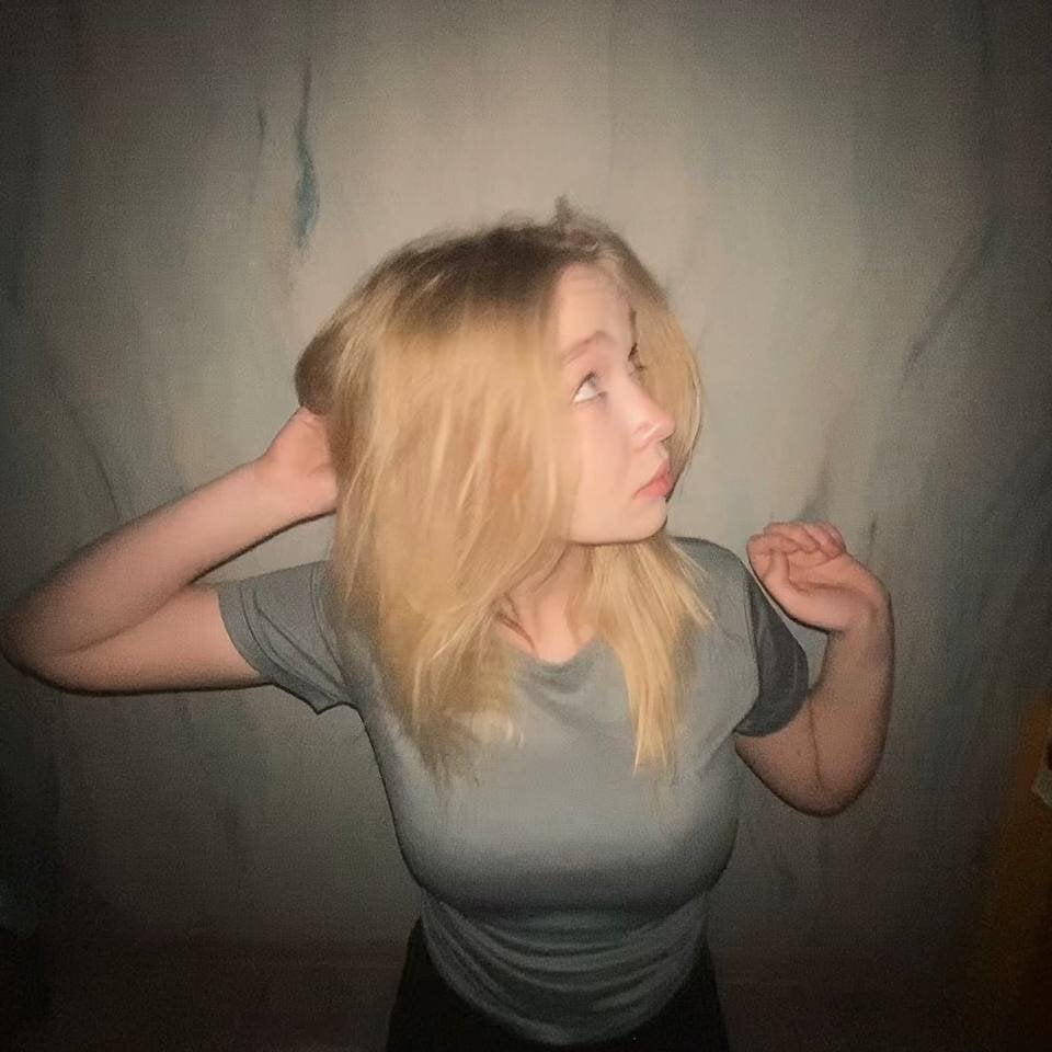 livesexr.com leifuture livesex profile in you-about-to-enter-onto-the-domintion-of-twilight-zone-were-you-never-been-before-planet-earth-space-somewhere-out-there cams