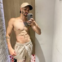 pires23cm's Offline Chat Room