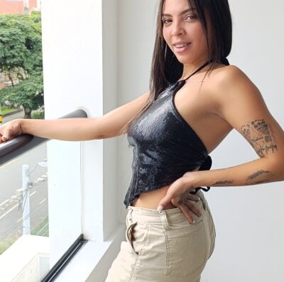 ChloeFox6 Female Newbrunettes Free Cam Striptease