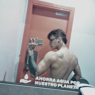 GreyOut Male Bigballs Free Cam Nude