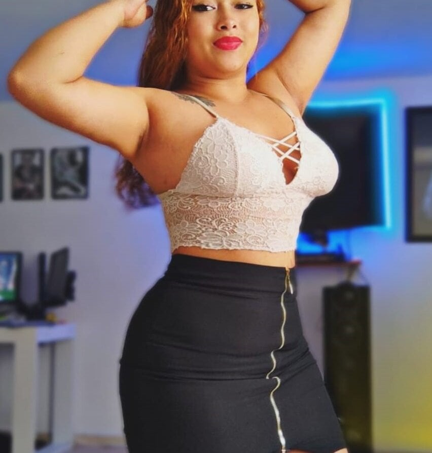 AliaGarcia_ profile