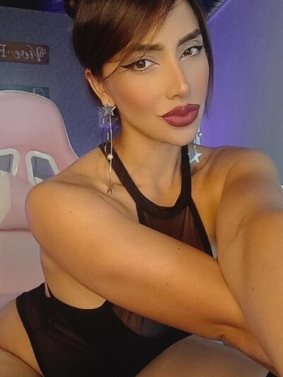 feminineparadise1 on StripChat