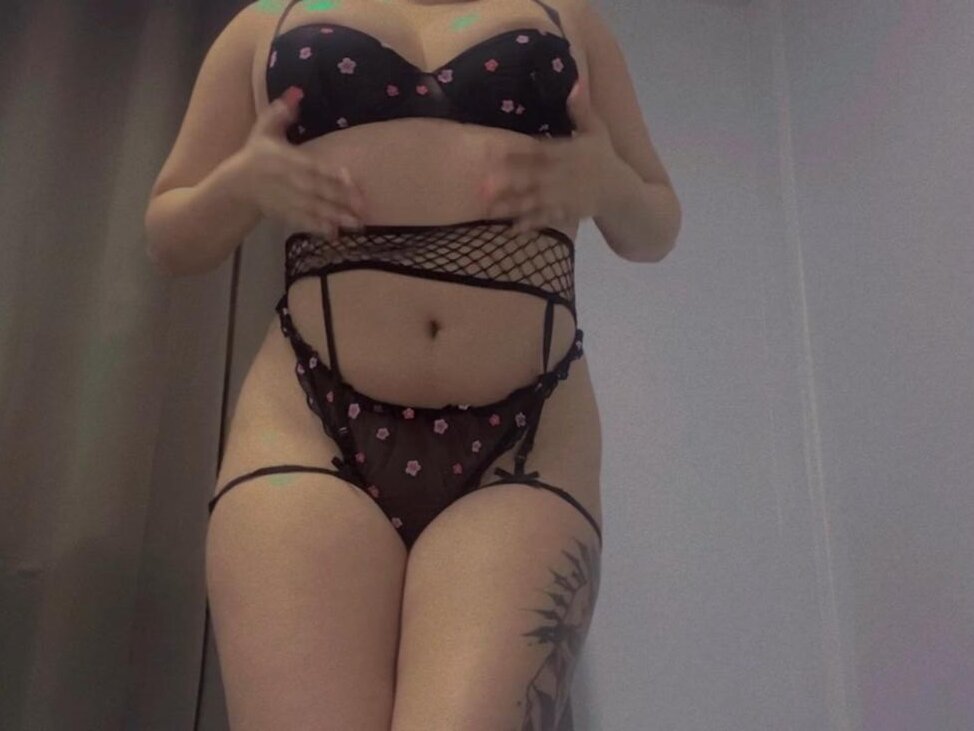 kuromi_angel from stripchat