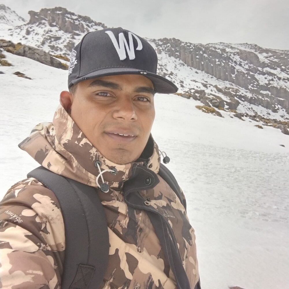 Fuckboyxxx69's Offline XXX Chat