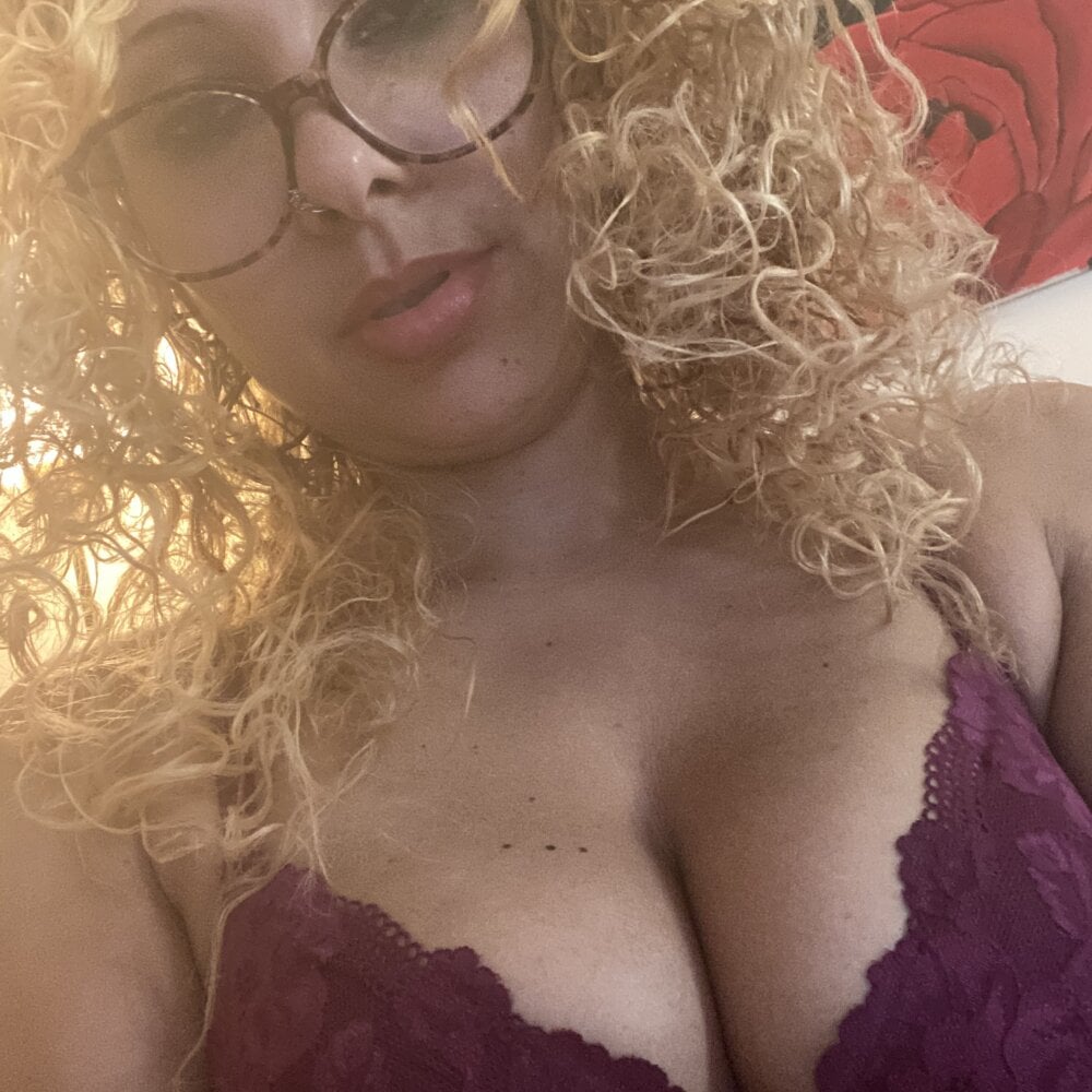 lickablelopez from stripchat