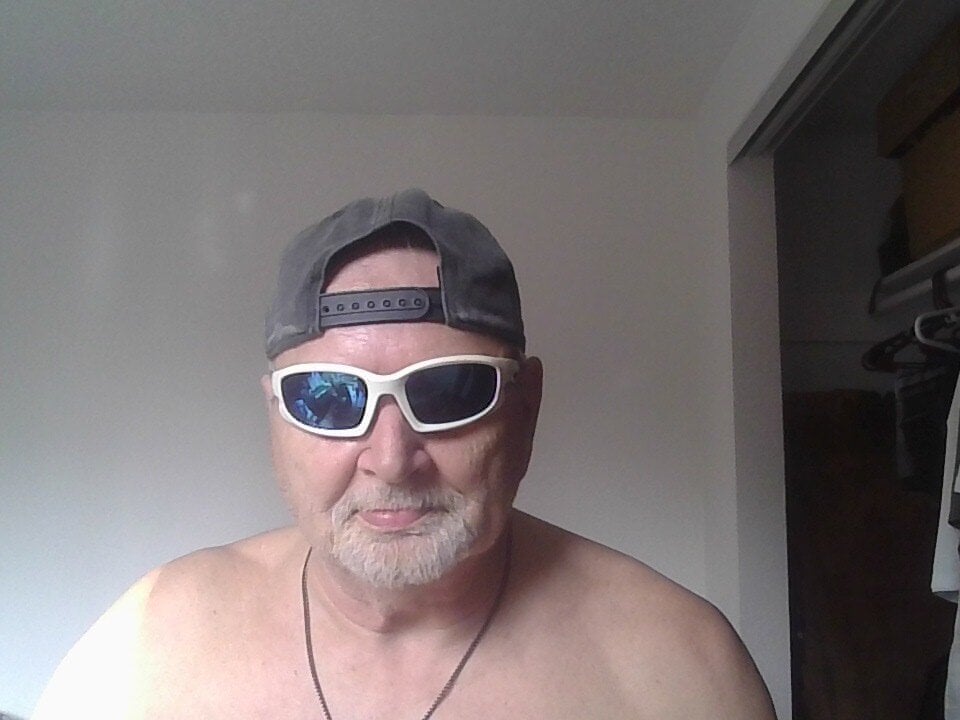 universalwatcher5591 from stripchat