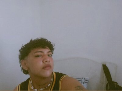 milan_sexytomboy from stripchat