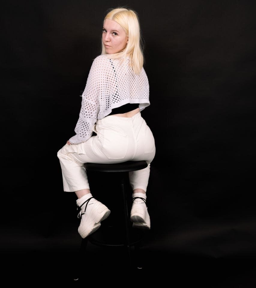 Baiambel_Mi's Offline XXX Chat