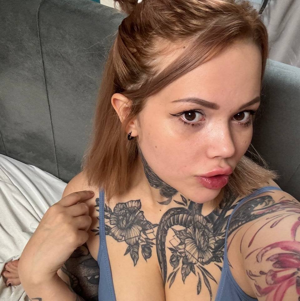 charming_cheeks profile