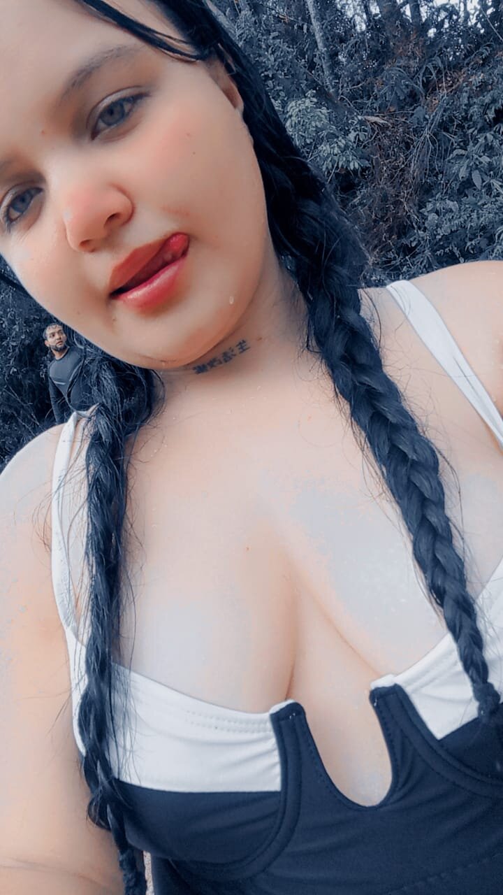 Shela2402