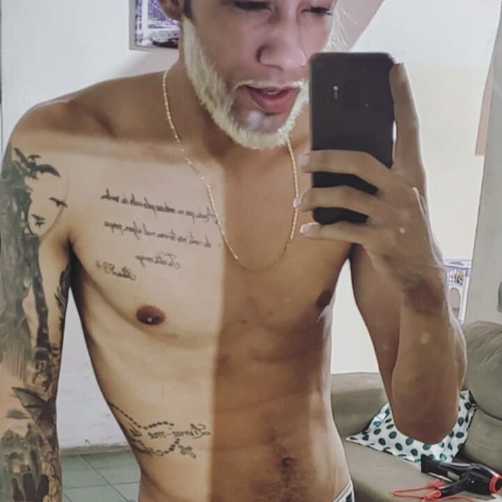 _luccas from stripchat