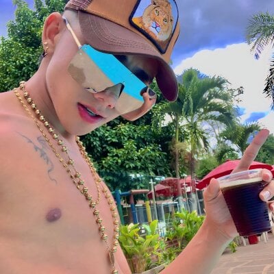 yusuf_berry from stripchat