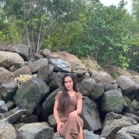 ur_hotgirlasian's webcam live show