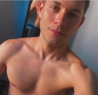 toti_madriz's webcam live show
