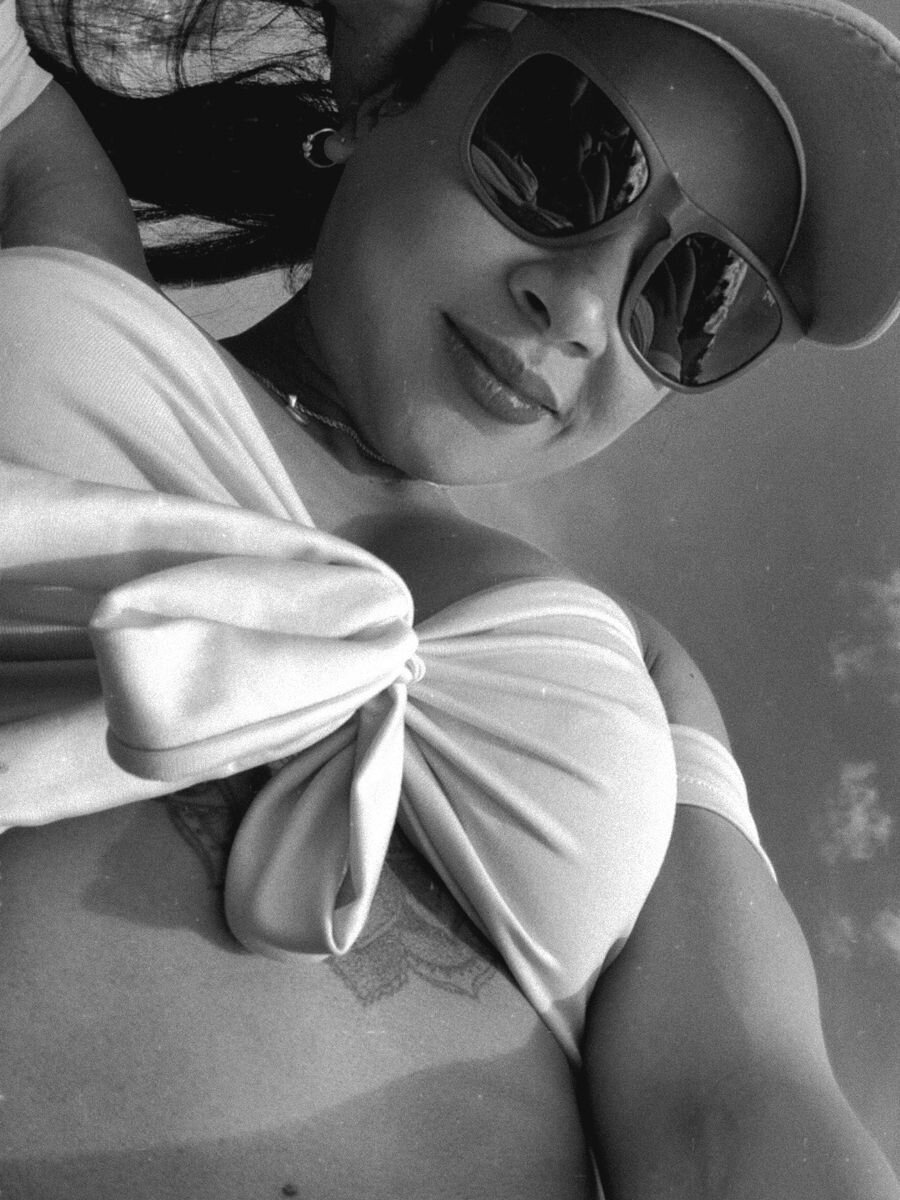 Офлайн-чат XXX Bessie32