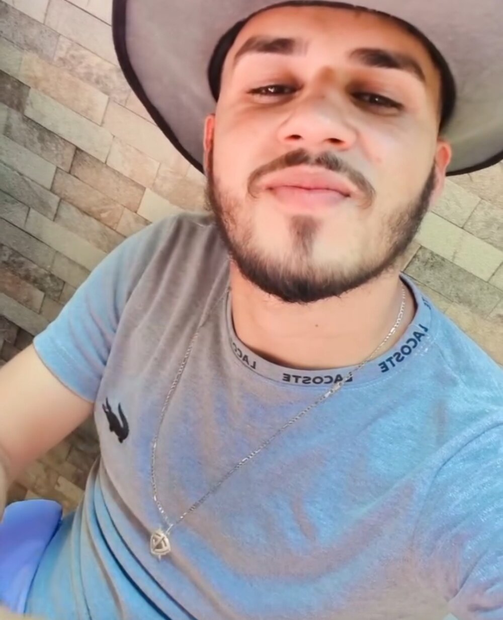 andrade080 from stripchat