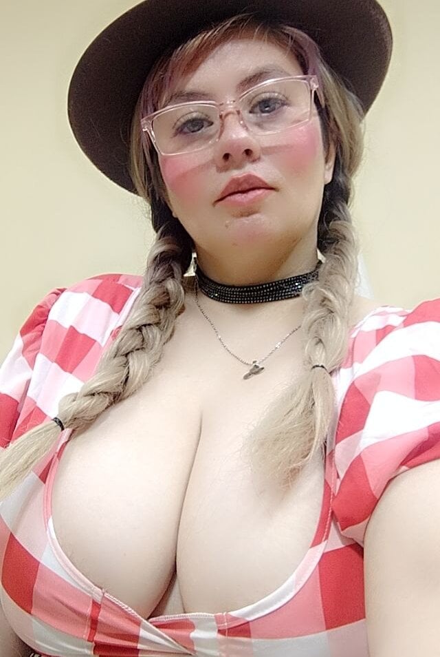 Live sex webcam photo for ValkiriaOficial #289389536