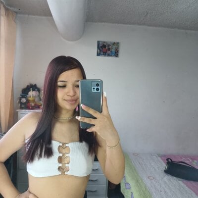 Isabellelight Female Toplesslatin Online Cam Nude