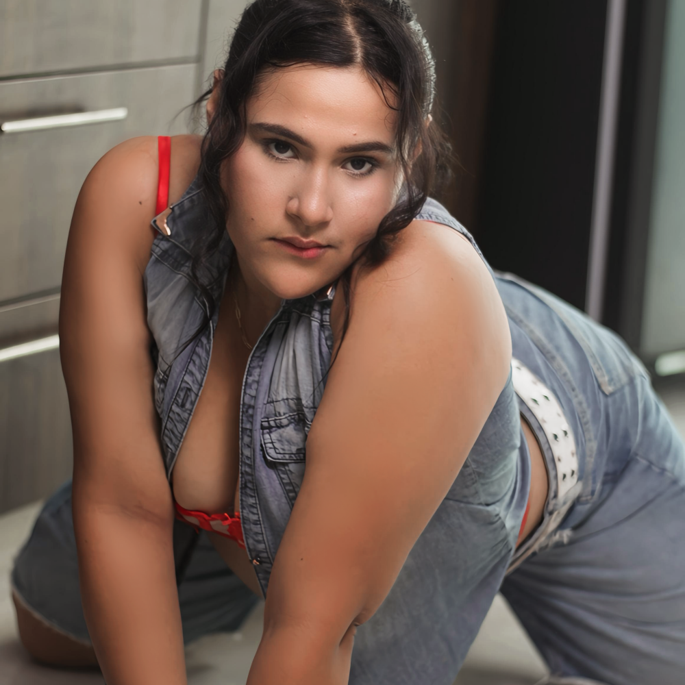 stripchat luna_jonezz Live Webcam Featured On elivecams.com