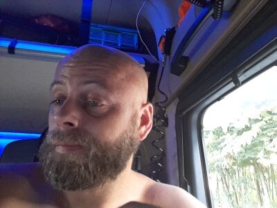 derbibber from stripchat