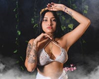 JulietaBrownn_'s Offline Chat Room