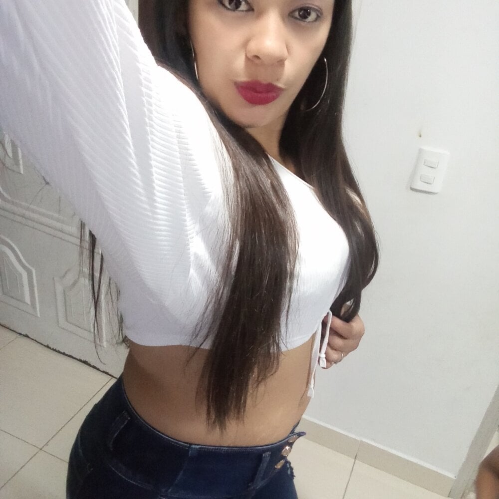 Alana-3's Offline XXX Chat