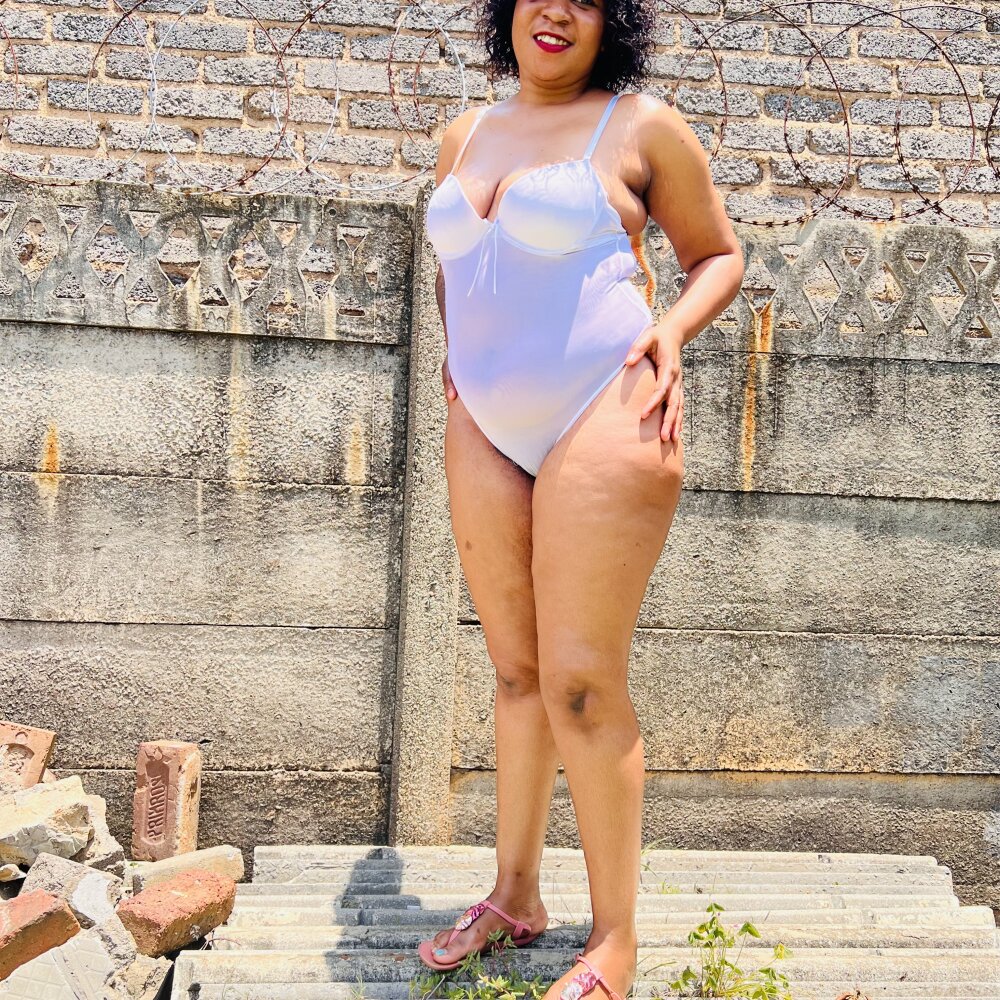 BustyCurvyGoddess