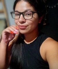 Heliza666's Offline Chat Room