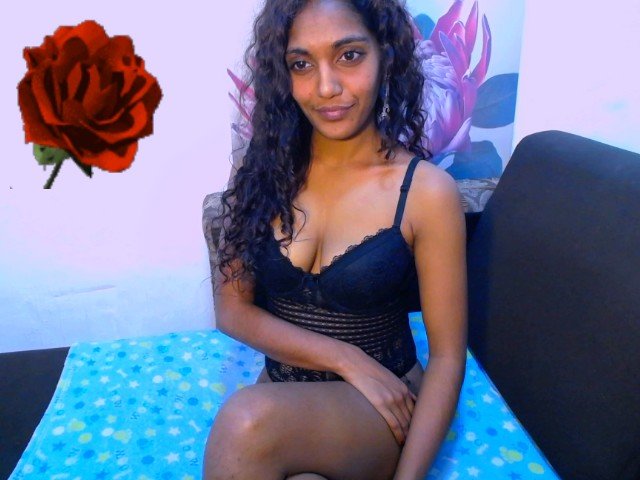 IndianHoneyXX's Offline XXX Chat