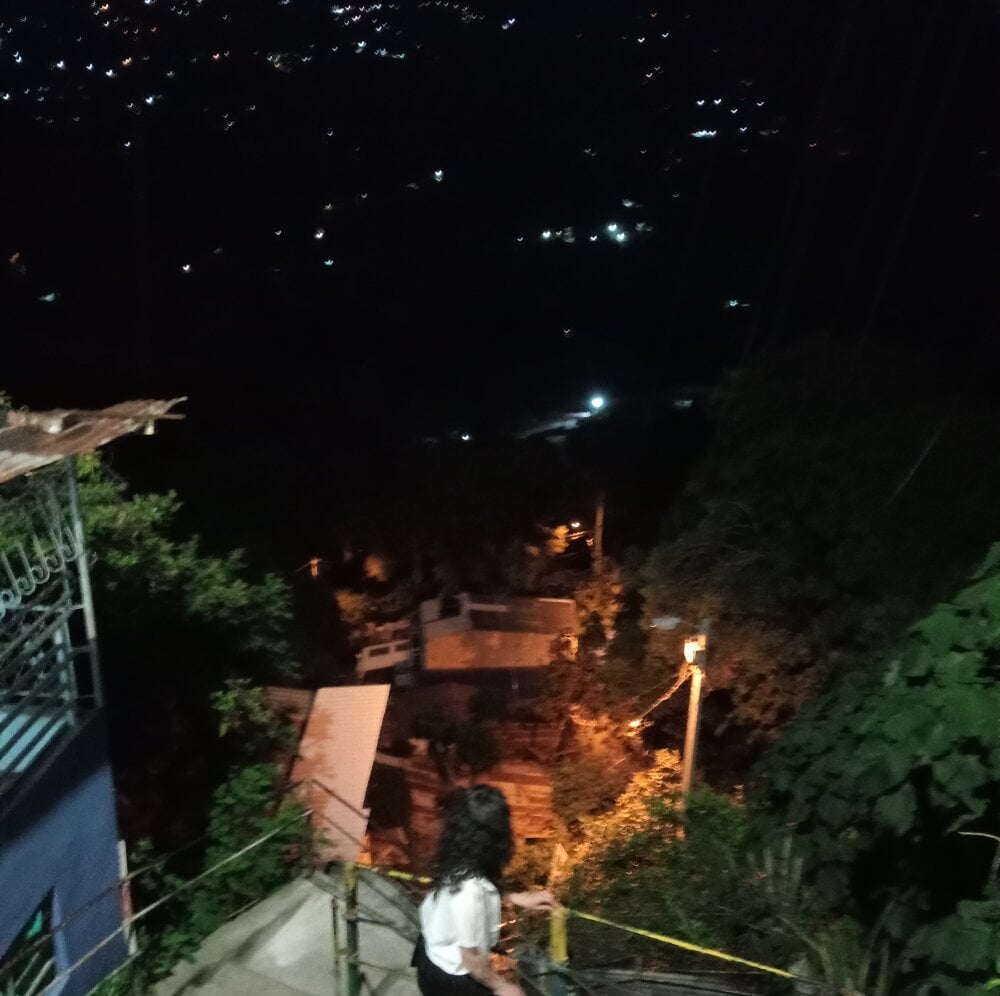 sexcityguide.com caramel-hotty livesex profile in latin cams