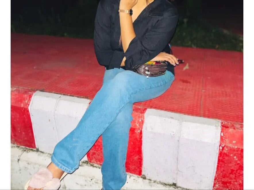 stripchat queen_pari webcam profile pic via newporncams.com