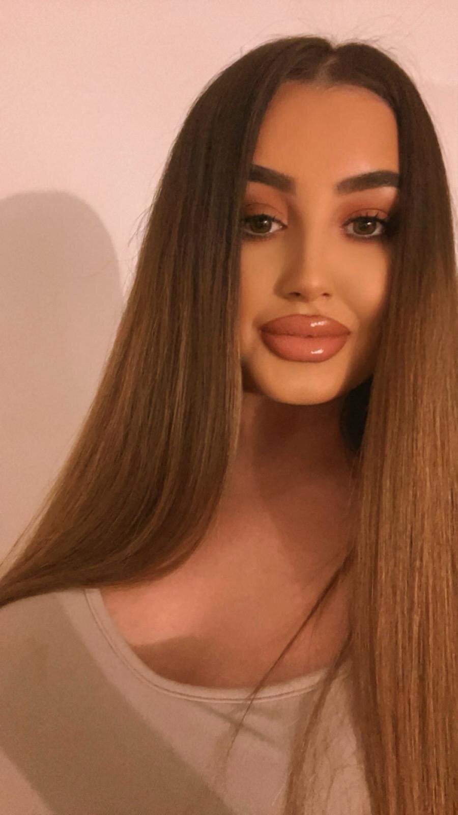 BellaHott_1
