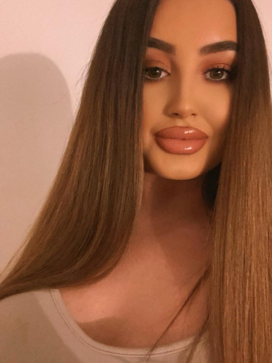 BellaHott_1 profile