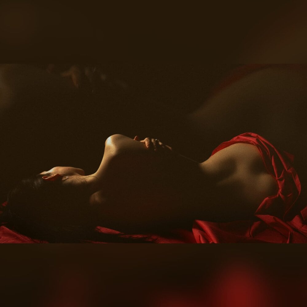 fiorella_paris's chat room