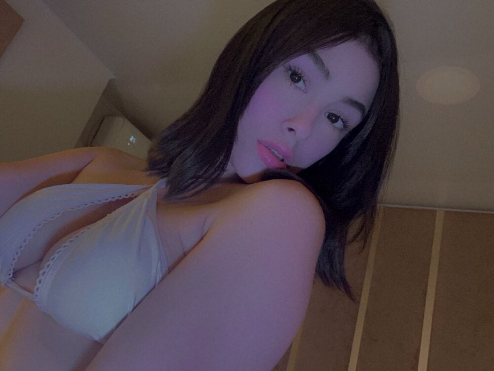 emily_mars1's Offline XXX Chat