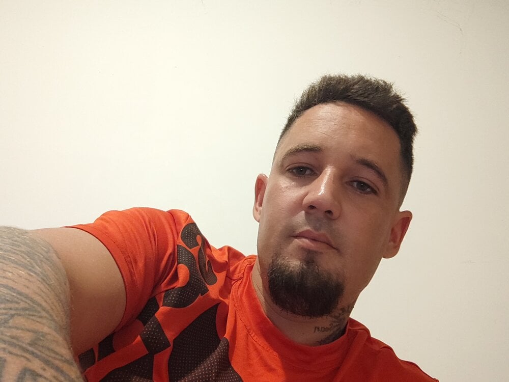 yakakoke from stripchat